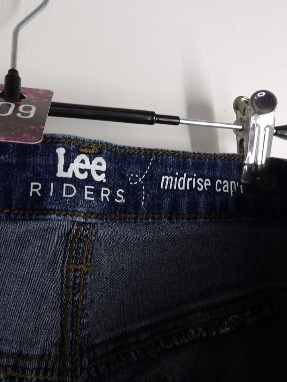 Lee riders, midrise denim capri with cuffed bottom - Picture 3 of 3
